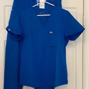 Figs Catarina One pocket Royal Blue NWT